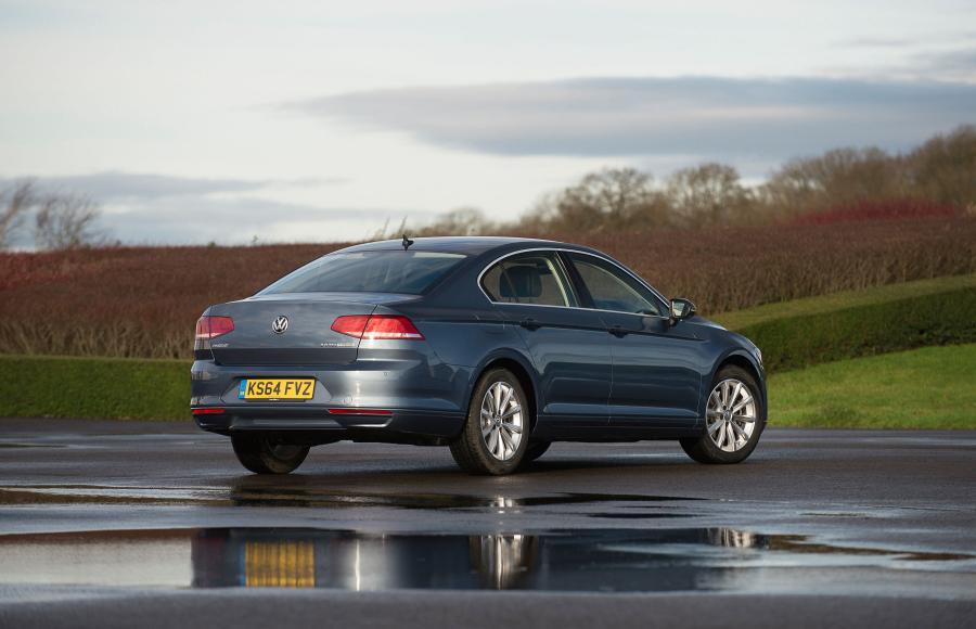  Volkswagen Passat SE 2015 года  (фото 8 из 24)